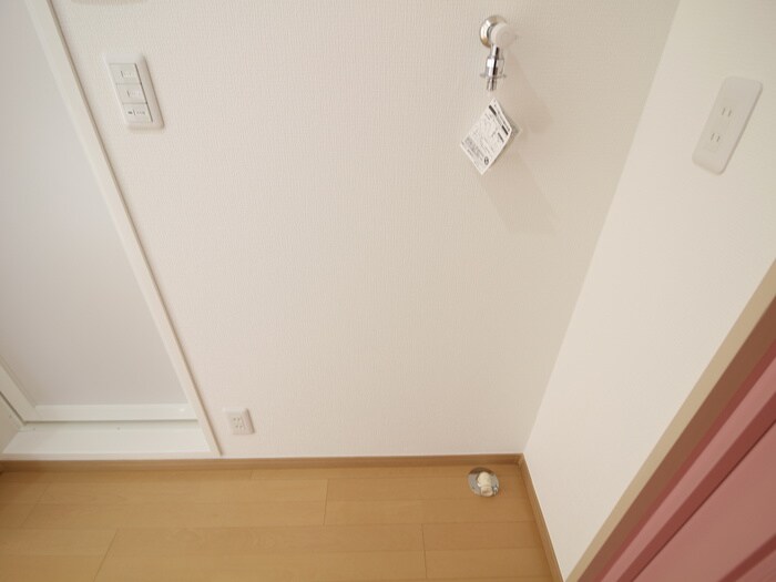 物件内観写真10　(洗濯機置場)