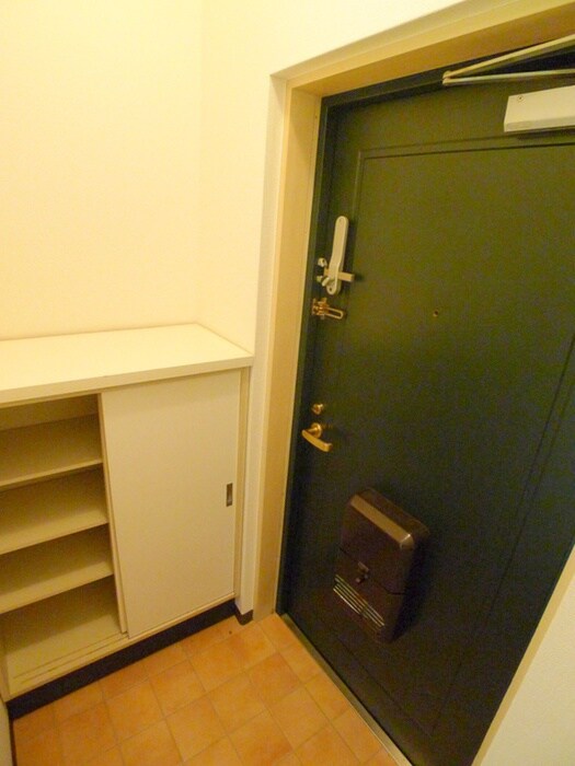 物件内観写真11　(玄関)