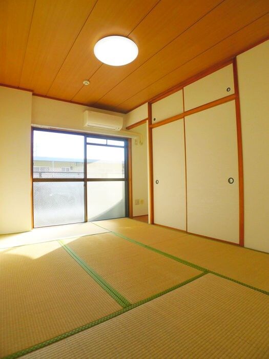 物件内観写真12　(室内からの展望)