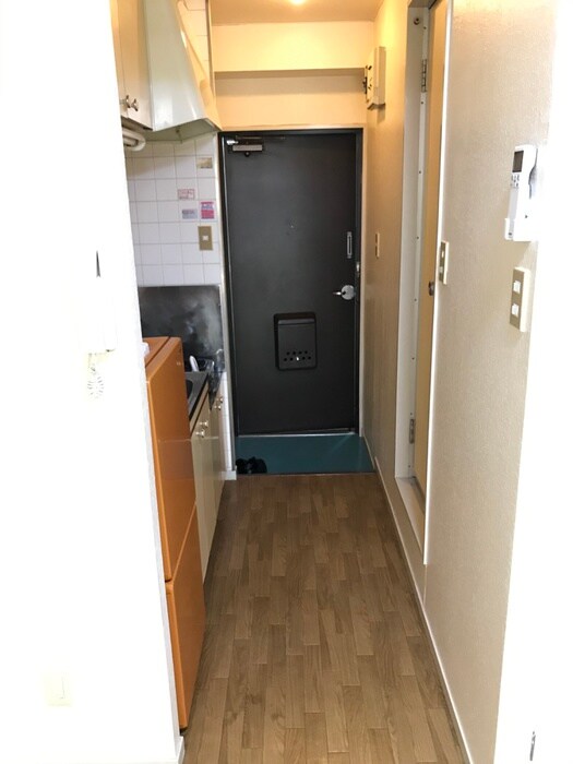 物件内観写真16　(玄関)