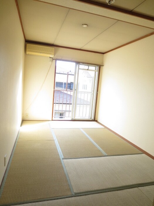 物件内観写真8　(居室)