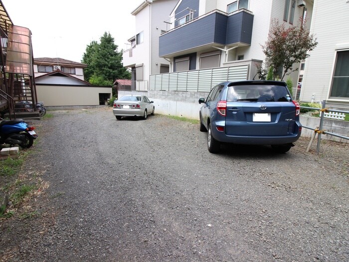 物件外観写真6　(駐車場)