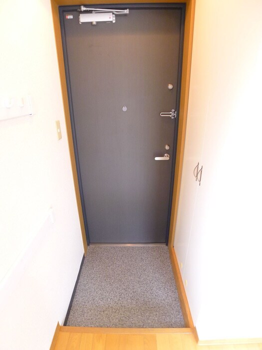 物件内観写真13　(玄関)