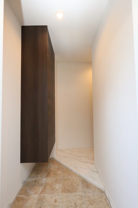 物件内観写真17　(玄関)