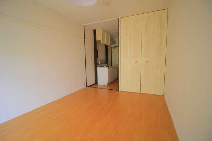 物件内観写真8　(居室)