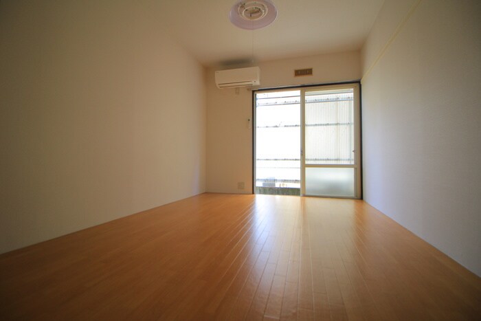 物件内観写真11　(居室)