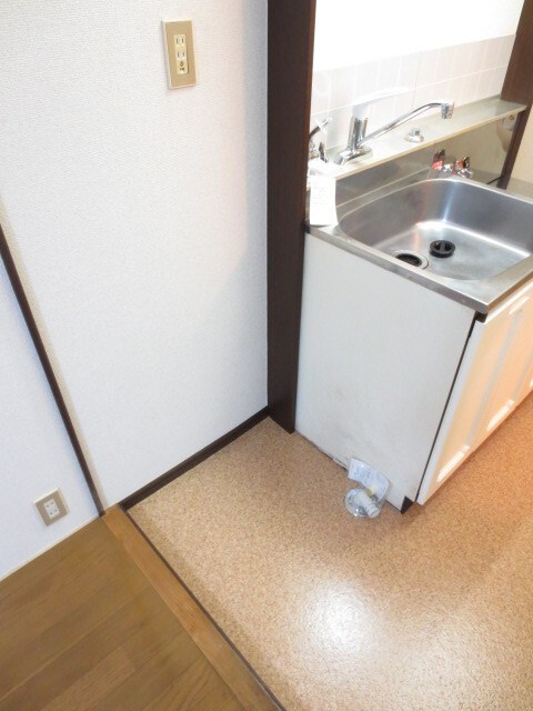 物件内観写真13　(洗濯機置場)