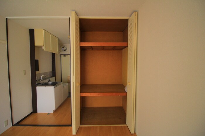 物件内観写真13　(収納)