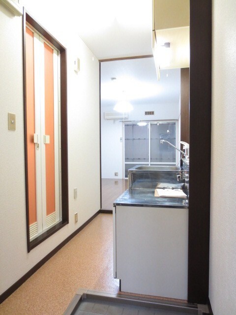 物件内観写真14　(玄関)