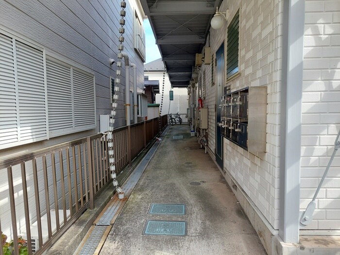 物件外観写真3　(エントランス部分)