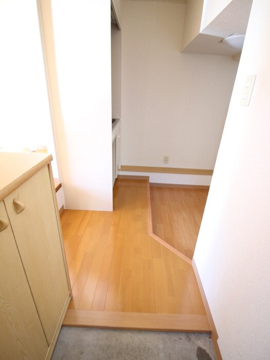 物件内観写真16　(玄関)