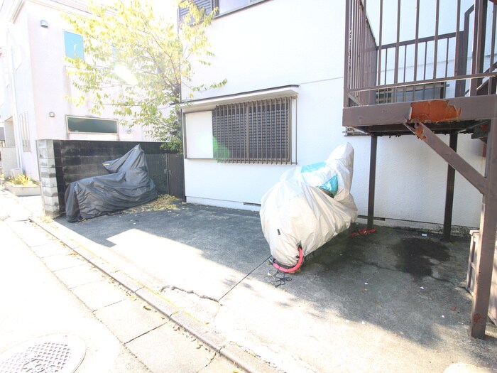 物件外観写真5　(駐輪場)