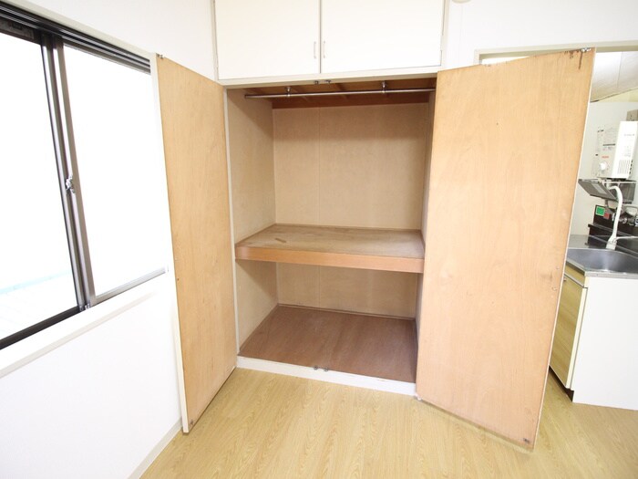 物件内観写真16　(収納)