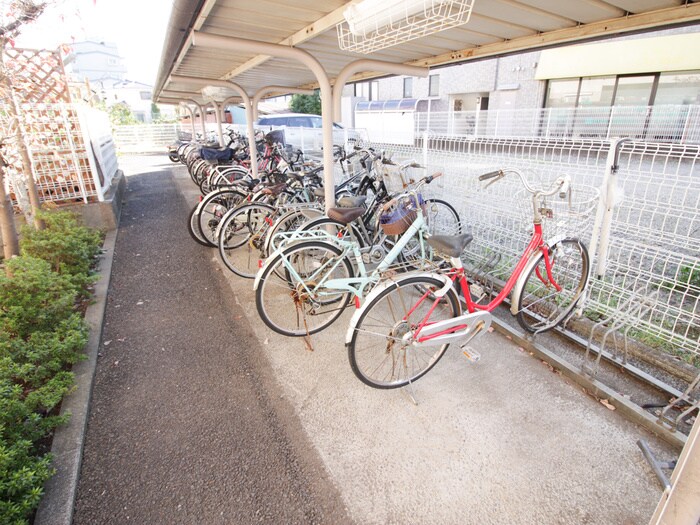 物件外観写真2　(駐輪場)