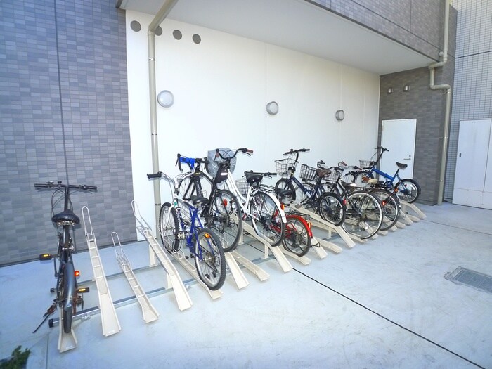 物件外観写真5　(駐輪場)