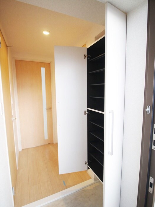 物件内観写真15　(玄関)