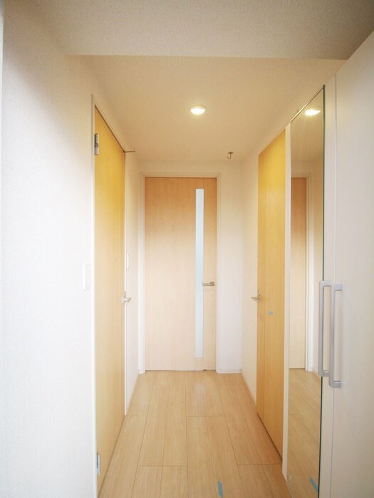 物件内観写真16　(廊下)