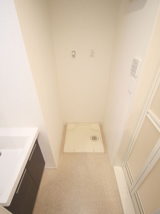 物件内観写真17　(洗濯機置場)