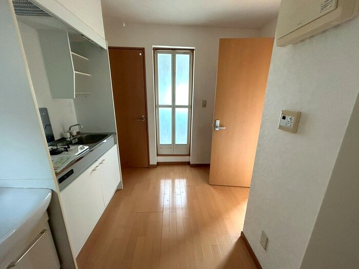 物件内観写真8　(廊下)