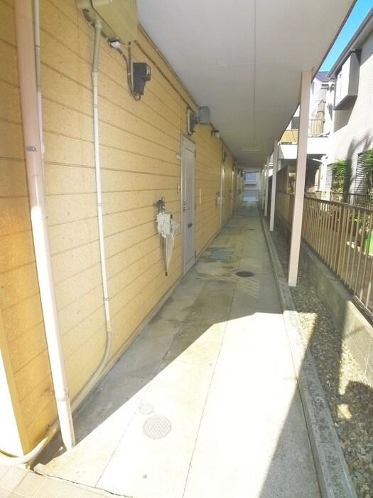 物件外観写真5　(エントランス部分)