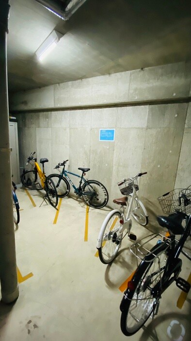 物件外観写真3　(駐輪場)