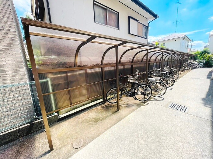 物件外観写真3　(駐輪場)