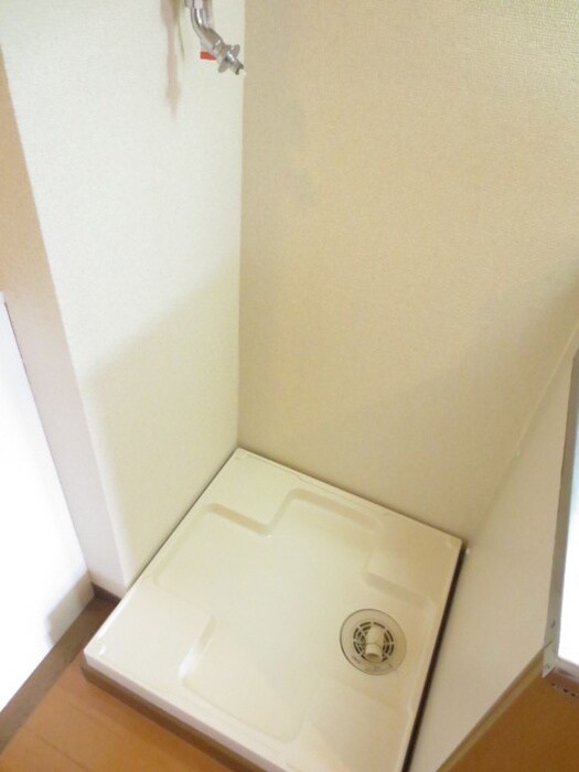 物件内観写真15　(洗濯機置場)