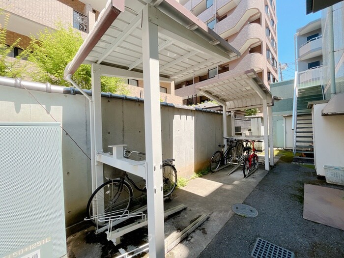 物件外観写真5　(駐輪場)