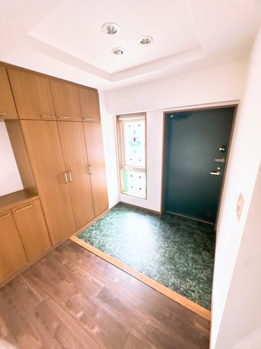 物件内観写真17　(玄関)