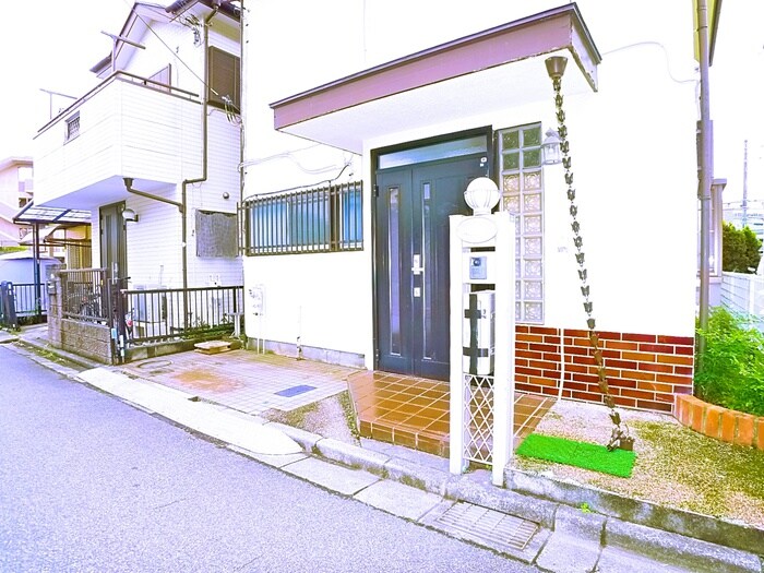 物件外観写真2　(駐車場)