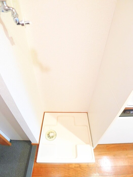 物件内観写真15　(洗濯機置場)