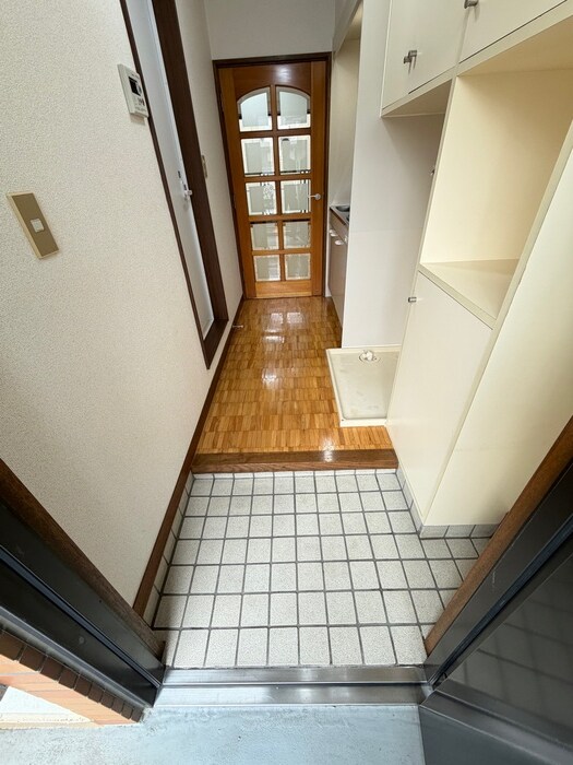 物件内観写真12　(玄関)