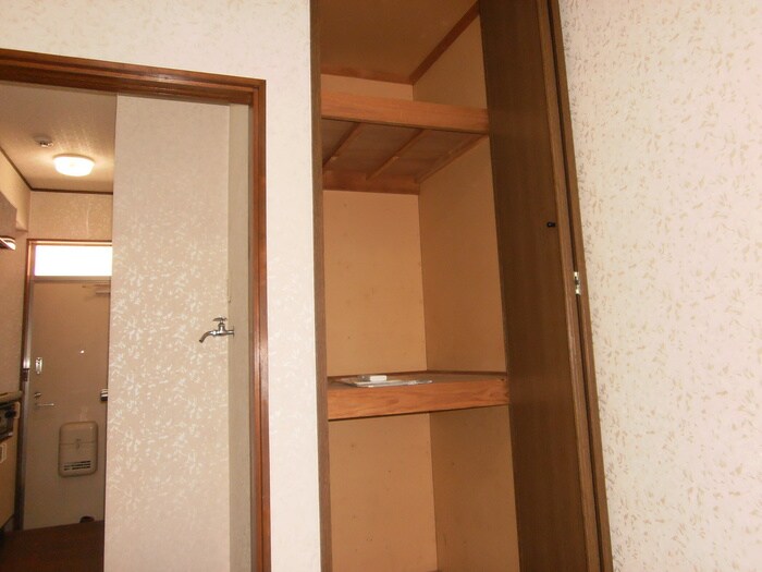 物件内観写真13　(収納)