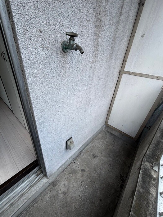 物件内観写真18　(洗濯機置場)