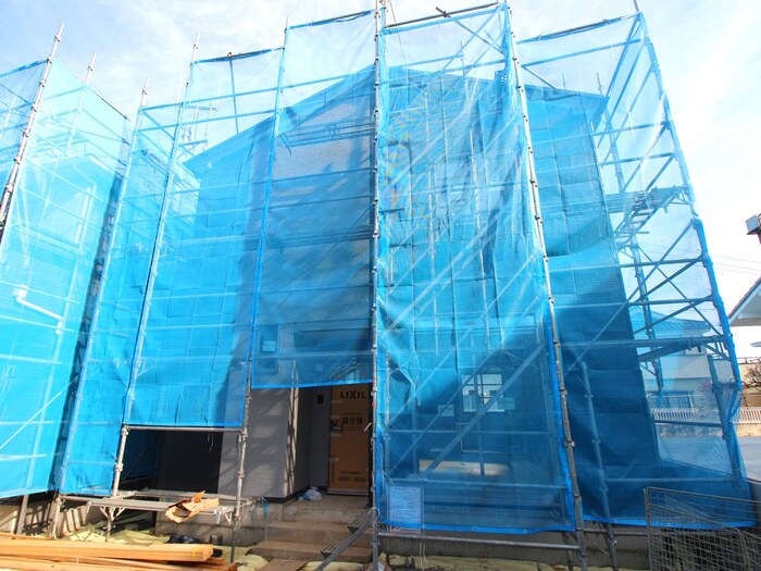 物件外観写真2　(建築中)