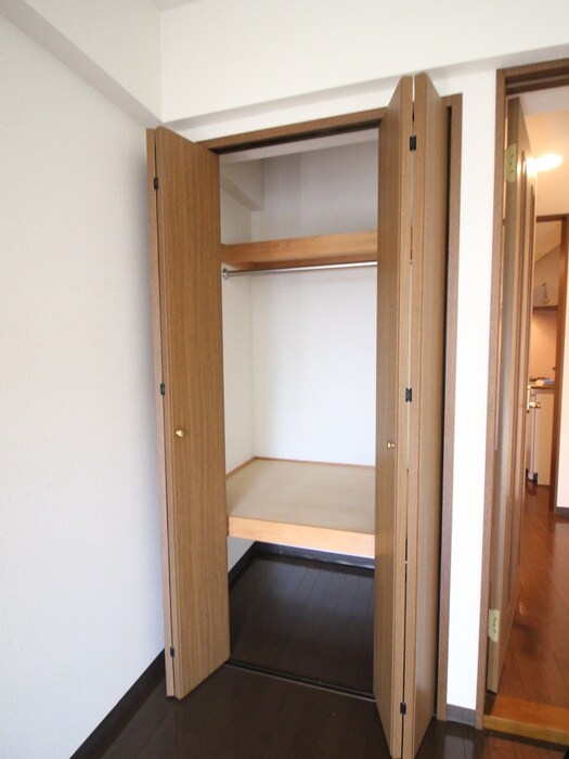 物件内観写真12　(収納)