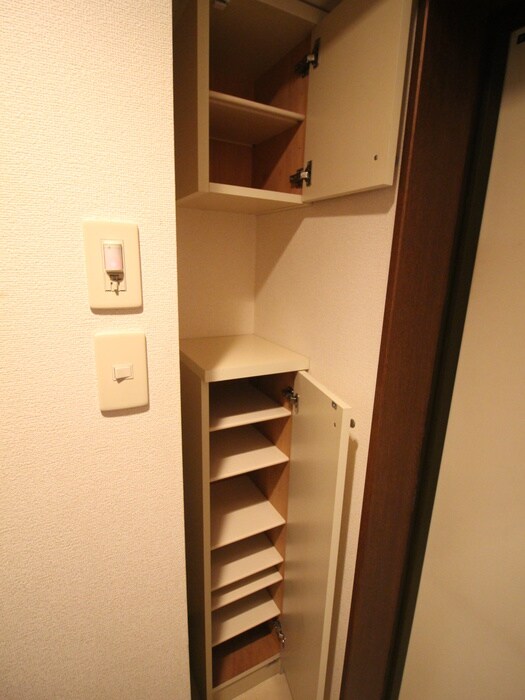 物件内観写真13　(靴箱)