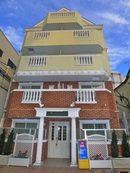 ロイヤル町屋外観写真