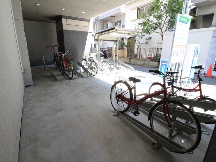 物件外観写真5　(駐輪場)