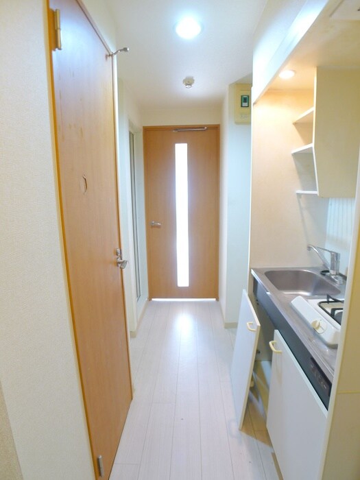 物件内観写真8　(廊下)