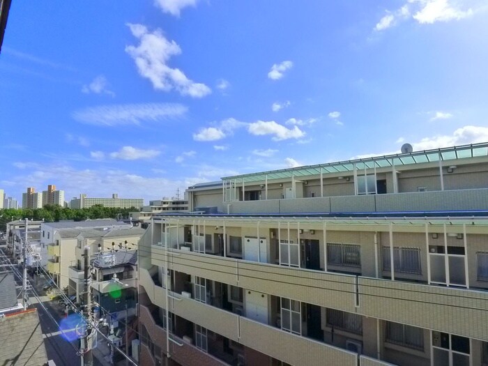 物件内観写真17　(室内からの展望)