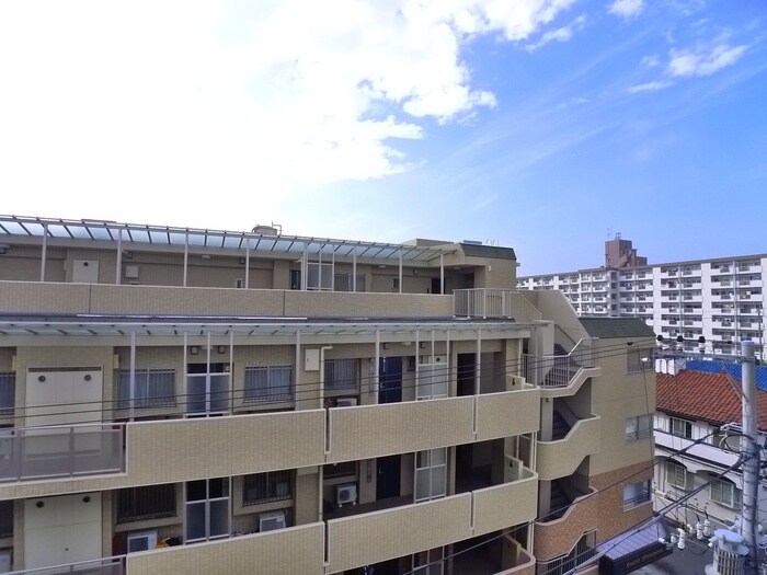 物件内観写真22　(室内からの展望)