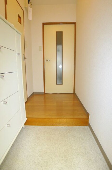 物件内観写真7　(玄関)