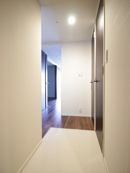 物件内観写真7　(玄関)