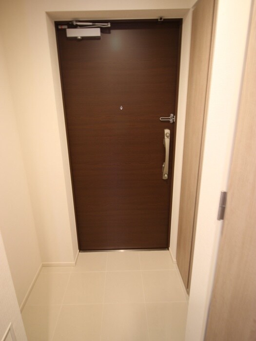 物件内観写真7　(玄関)