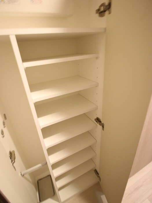 物件内観写真8　(靴箱)