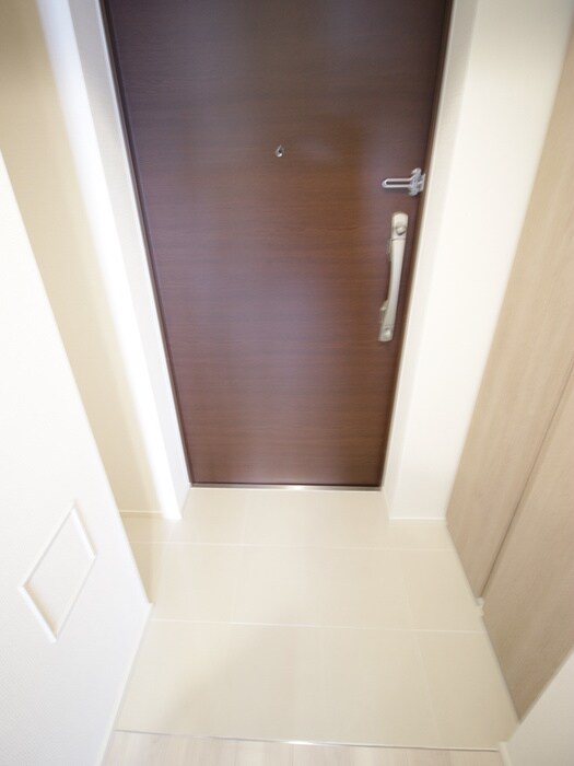 物件内観写真8　(玄関)