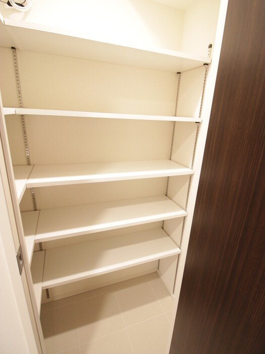 物件内観写真18　(靴箱)