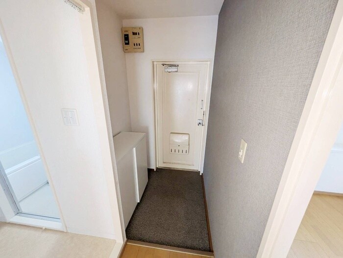 物件内観写真15　(玄関)