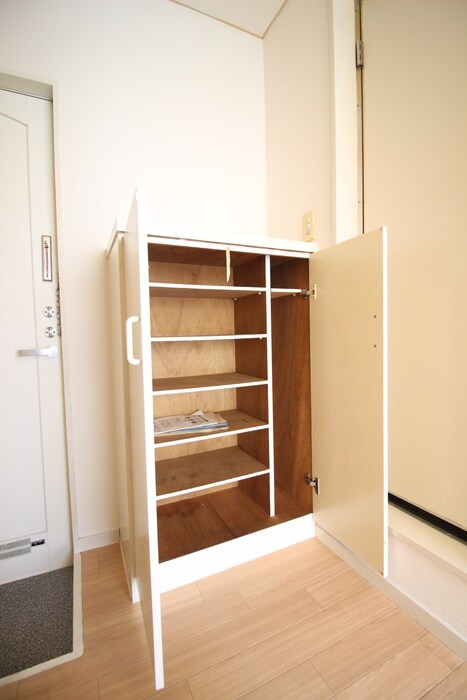 物件内観写真15　(靴箱)